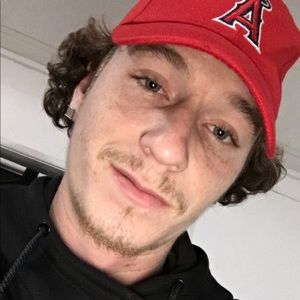 Meet your Posher, Devin